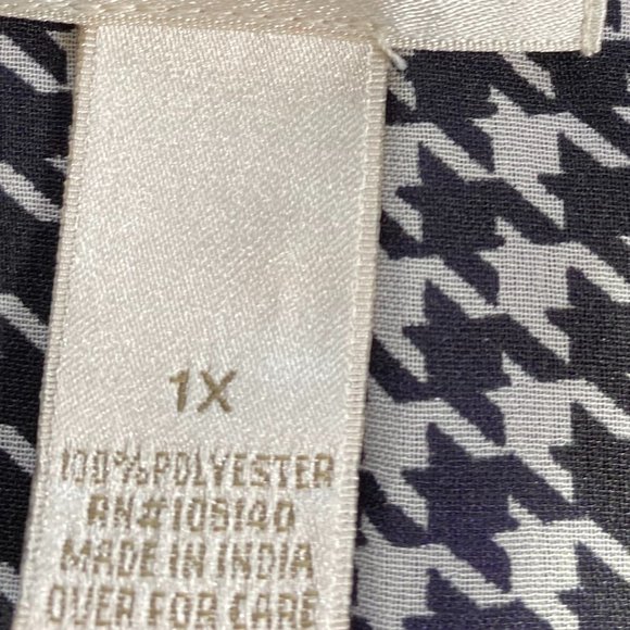 📌Kenar Work to Weekend Button Down Sleeveless Blouse - Picture 11 of 13